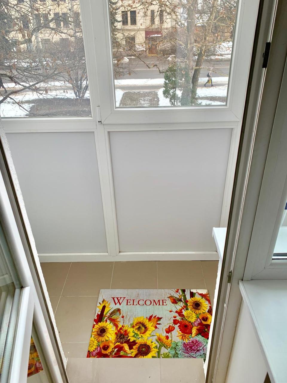 Apartment Privokzalnaya Square Ivano Frankivsk Bagian luar foto